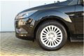 Ford Focus - 1.8-126pk. Titanium Flexi Fuel. Airco, navi Zeer nette auto - 1 - Thumbnail