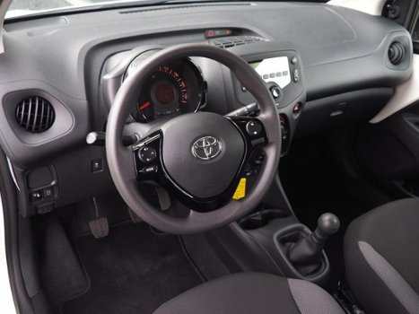 Toyota Aygo - 1.0 VVT-i x-fun / Bluetooth / Airco / USB / Centrale vergrendeling - 1