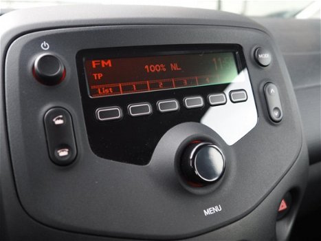 Toyota Aygo - 1.0 VVT-i x-fun / Bluetooth / Airco / USB / Centrale vergrendeling - 1