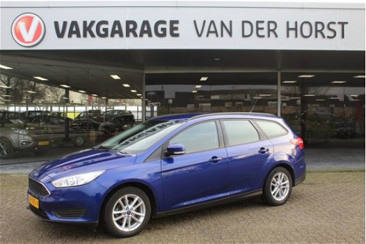 Ford Focus Wagon - 1.0-101pk. Trend EcoBoost. Airco, navi-trekhaak Zeer nette auto, met wegklapbare - 1