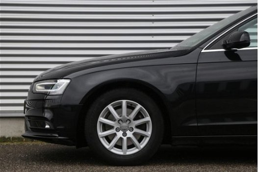 Audi A4 - 1.8 TFSI 170pk Navigatie PDC Xenon 16'' lm-velgen Trekhaak 30 - 1