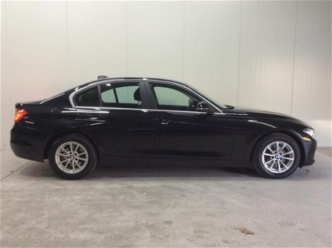 BMW 3-serie - 320i 184pk Aut Executive - 1