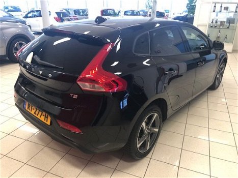 Volvo V40 - 2.0 T2 122PK Momentum, unieke km stand - 1