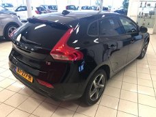 Volvo V40 - 2.0 T2 122PK Momentum, unieke km stand