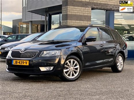 Skoda Octavia Combi - 1.6 TDI Greentech Ambition Businessline FULL-MAP NAVI ECC LMV PDC D-GLAS TREKH - 1