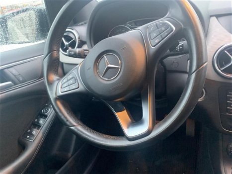 Mercedes-Benz B-klasse - 180 d Ambition FULL-NAVI LED AUTOMAAT PDC V+A LMV AC CRUISE-CONTROLE MULTI- - 1