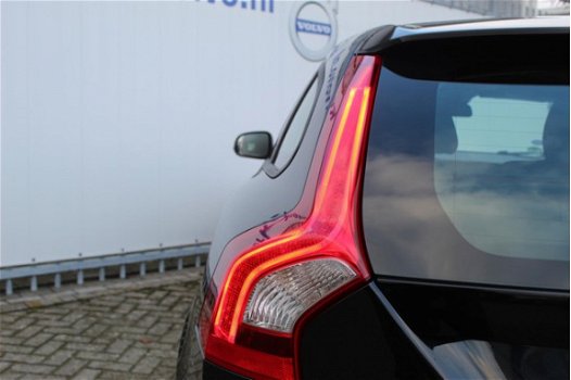 Volvo V60 - T3 150pk Powershift Kinetic - 1