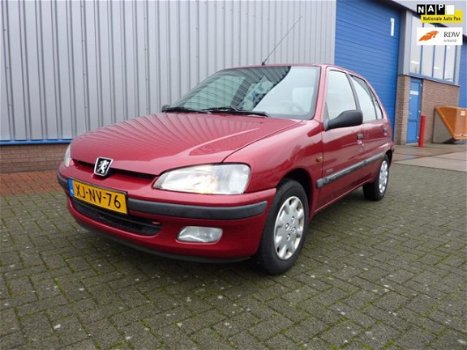 Peugeot 106 - 1.4 Accent X Autm / Distr. verv. / 20-10-20 APK - 1