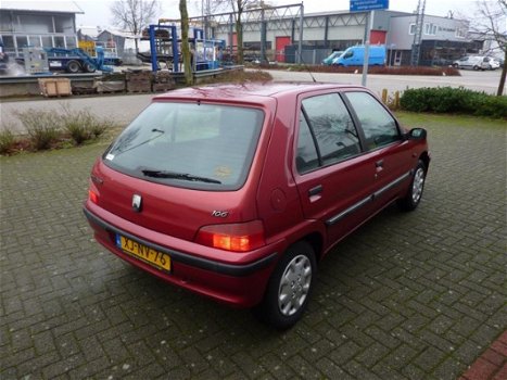 Peugeot 106 - 1.4 Accent X Autm / Distr. verv. / 20-10-20 APK - 1