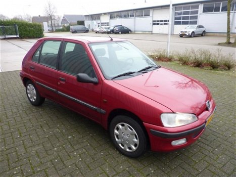 Peugeot 106 - 1.4 Accent X Autm / Distr. verv. / 20-10-20 APK - 1