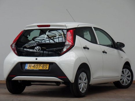 Toyota Aygo - 1.0 i x-fun Nieuw op voorraad, direct leverbaar - 1