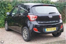 Hyundai i10 - 1.0i Premium Fifa World Cup Edition