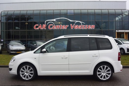 Volkswagen Touran - 1.4 TSI Highline Automaat Navi Leder - 1