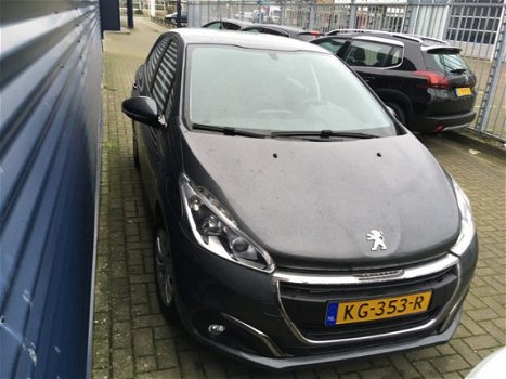 Peugeot 208 - 1.2 82pk Blue Lion | Navigatie | Airco | Parkeersensoren | Lage km-stand | - 1