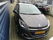 Peugeot 208 - 1.2 82pk Blue Lion | Navigatie | Airco | Parkeersensoren | Lage km-stand | - 1 - Thumbnail