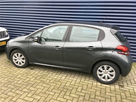 Peugeot 208 - 1.2 82pk Blue Lion | Navigatie | Airco | Parkeersensoren | Lage km-stand | - 1