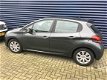 Peugeot 208 - 1.2 82pk Blue Lion | Navigatie | Airco | Parkeersensoren | Lage km-stand | - 1 - Thumbnail