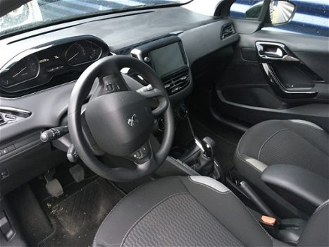 Peugeot 208 - 1.2 82pk Blue Lion | Navigatie | Airco | Parkeersensoren | Lage km-stand | - 1