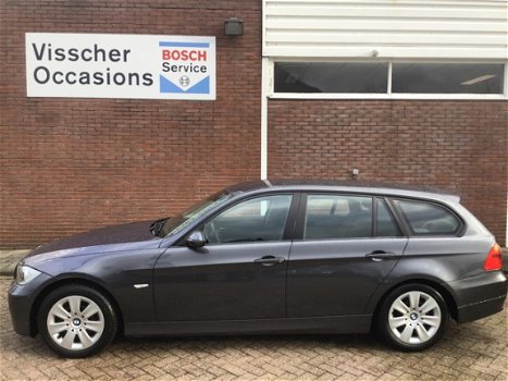 BMW 3-serie Touring - 2.0 318 I AUT/ Trekhaak(1400kg geremd) - 1