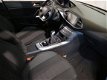Peugeot 308 - 1.2 110 pk Allure | Navigatie |Afn. Trekhaak | Panoramadak. P-Hulp V+A - 1 - Thumbnail