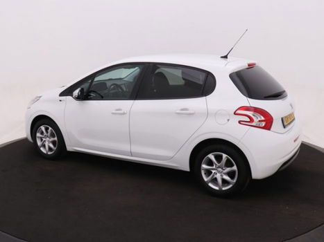 Peugeot 208 - 1.2 PureTech Style * AIRCO * NAVIGATIE * LM VELGEN * | NEFKENS DEAL | - 1