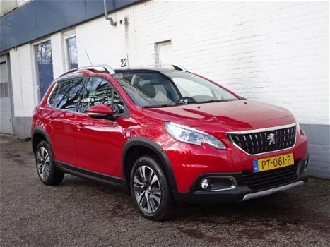 Peugeot 2008 - 1.2 PureTech 110pk Allure / Navigatie, Camera, LMV, Panoramadak - 1