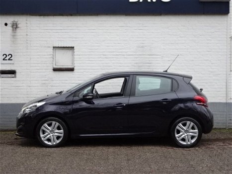 Peugeot 208 - 1.2 Puretech 82pk Signature Navigatie Bluetooth Parkeersensoren - 1