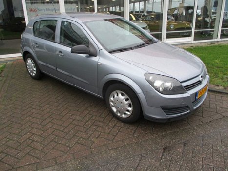 Opel Astra - 1.6 Essentia Automaat 5 deurs - 1