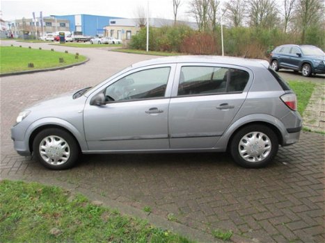 Opel Astra - 1.6 Essentia Automaat 5 deurs - 1