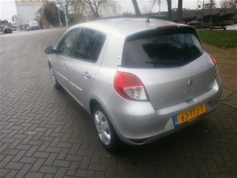 Renault Clio - 1.5 dCi Authentique - 1