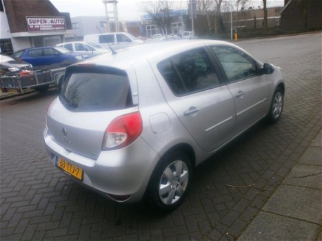 Renault Clio - 1.5 dCi Authentique - 1