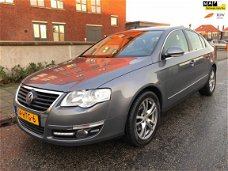 Volkswagen Passat - 1.8 TFSI Comfortline AUT /NAVI/MFS/Camera/Cr. Cntrl