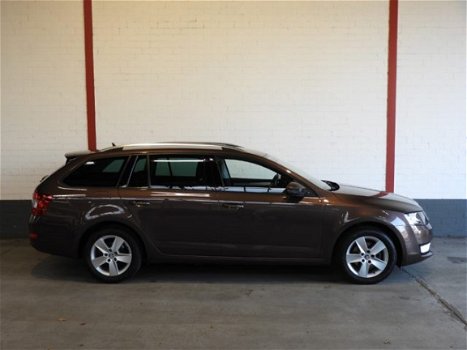 Skoda Octavia Combi - 1.6 TDI Greenline Businessline NAVI/CLIMA/CRUISE/PDC/LMV - 1