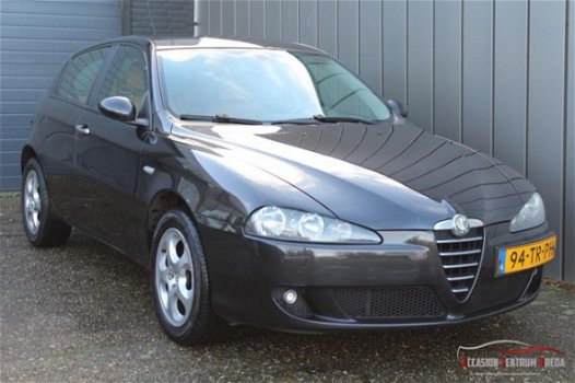 Alfa Romeo 147 - 1.9 jtd NWE APK, ELEK RAMEN, CLIMA, LEER - 1