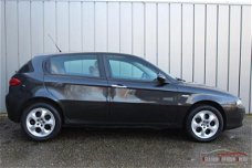 Alfa Romeo 147 - 1.9 jtd NWE APK, ELEK RAMEN, CLIMA, LEER