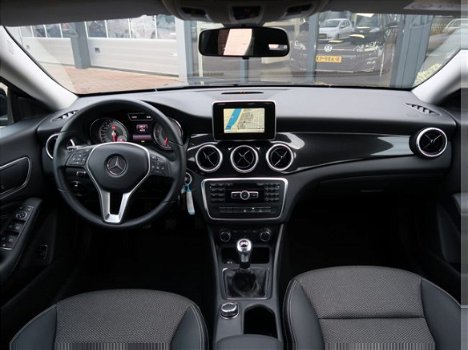 Mercedes-Benz CLA-Klasse - 180 Ambition | Xenon | Navi | Parkeersensoren | - 1