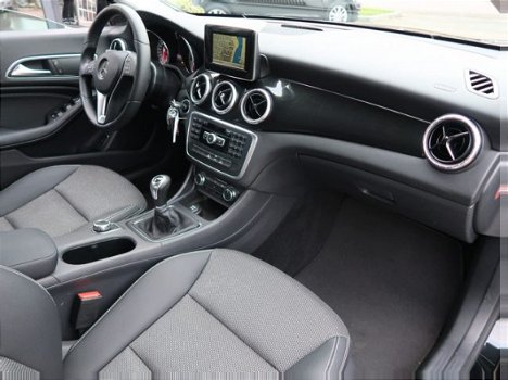 Mercedes-Benz CLA-Klasse - 180 Ambition | Xenon | Navi | Parkeersensoren | - 1