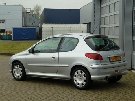 Peugeot 206 - 1.4-16V Air-line 3 bj.2005 Airco | Apk 1-2021 - 1