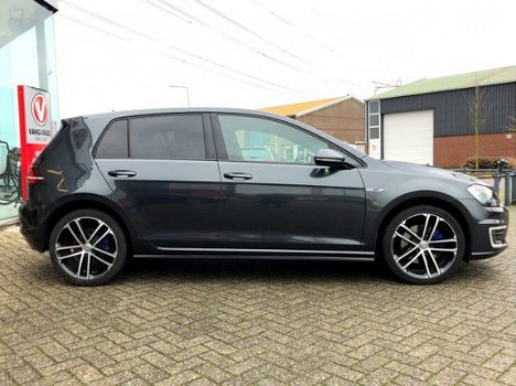 Volkswagen Golf - 1.4 TSI GTE, Leder, navi, pano dak, 18' LM wielen, dealeronderhouden - 1