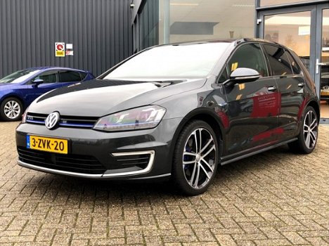 Volkswagen Golf - 1.4 TSI GTE, Leder, navi, pano dak, 18' LM wielen, dealeronderhouden - 1