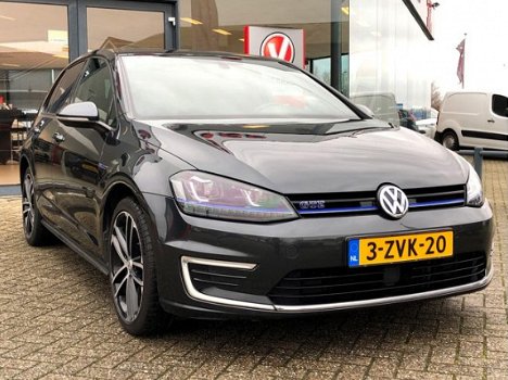 Volkswagen Golf - 1.4 TSI GTE, Leder, navi, pano dak, 18' LM wielen, dealeronderhouden, prijs Ex. BT - 1