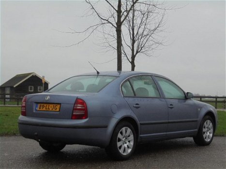 Skoda Superb - 1.8 T Elegance Plus * Airco * Nw-Apk * SALE - 1