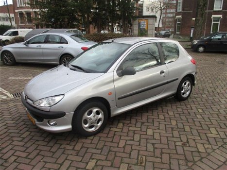 Peugeot 206 - 1.6 XS 1 jaar apk - 1