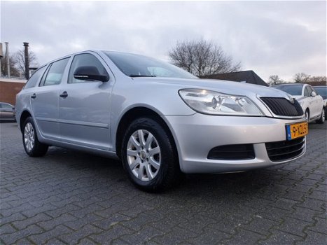 Skoda Octavia Combi - 1.6 TDI Greentech Active *AIRCO+RADIO-CD+TREKHAAK - 1