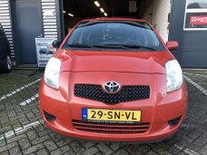 Toyota Yaris - 1.3 VVTi Sol 5-deurs airco lm-velgen electrische ramen+spiegels trekhaak dealeronderh