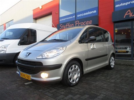 Peugeot 1007 - 1.6-16V Gentry Automaat + Clima 73161 km - 1