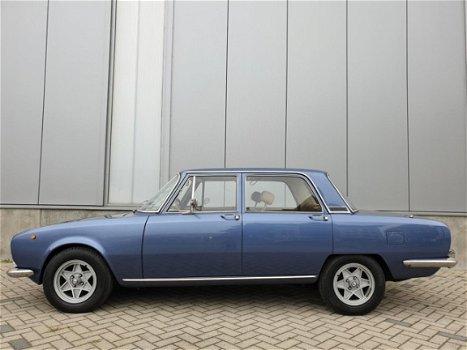 Alfa Romeo 2000 - Berlina - 1