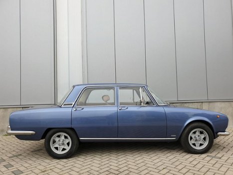 Alfa Romeo 2000 - Berlina - 1