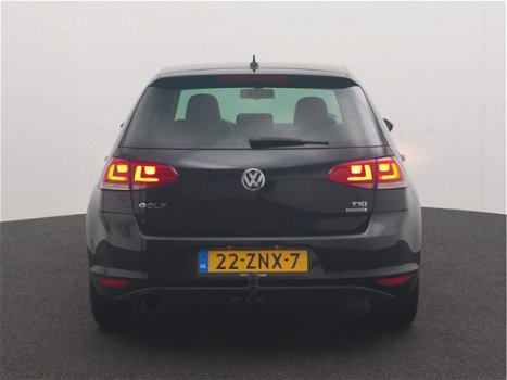 Volkswagen Golf - 1.2 TSI 105pk Highline trekhaak, navigatie, stoelverwarming, dealer onderhouden - 1