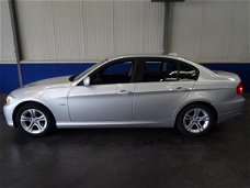 BMW 3-serie - 318i Business Line /Navi/BT